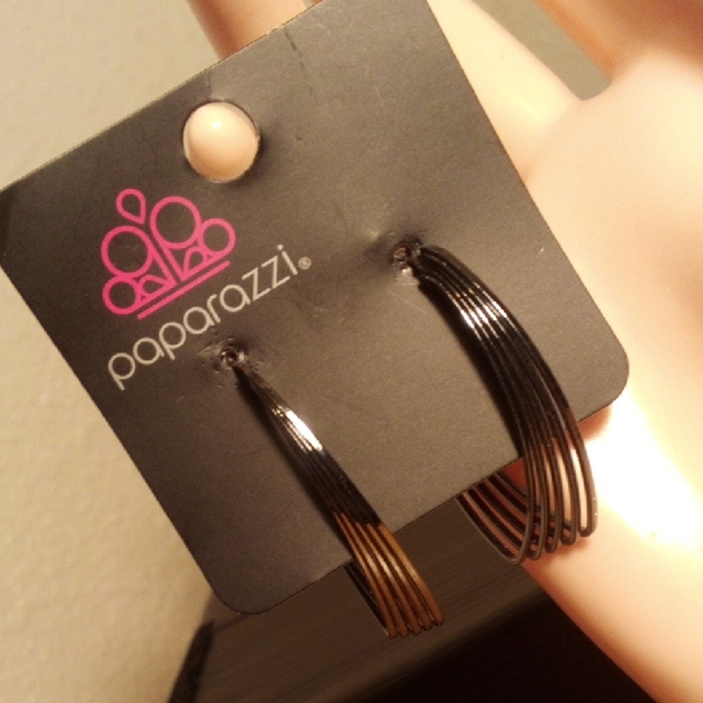 Paparazzi Black and Gold Gradient Multi-Strip Hoop Earrings - Picture 3 of 5